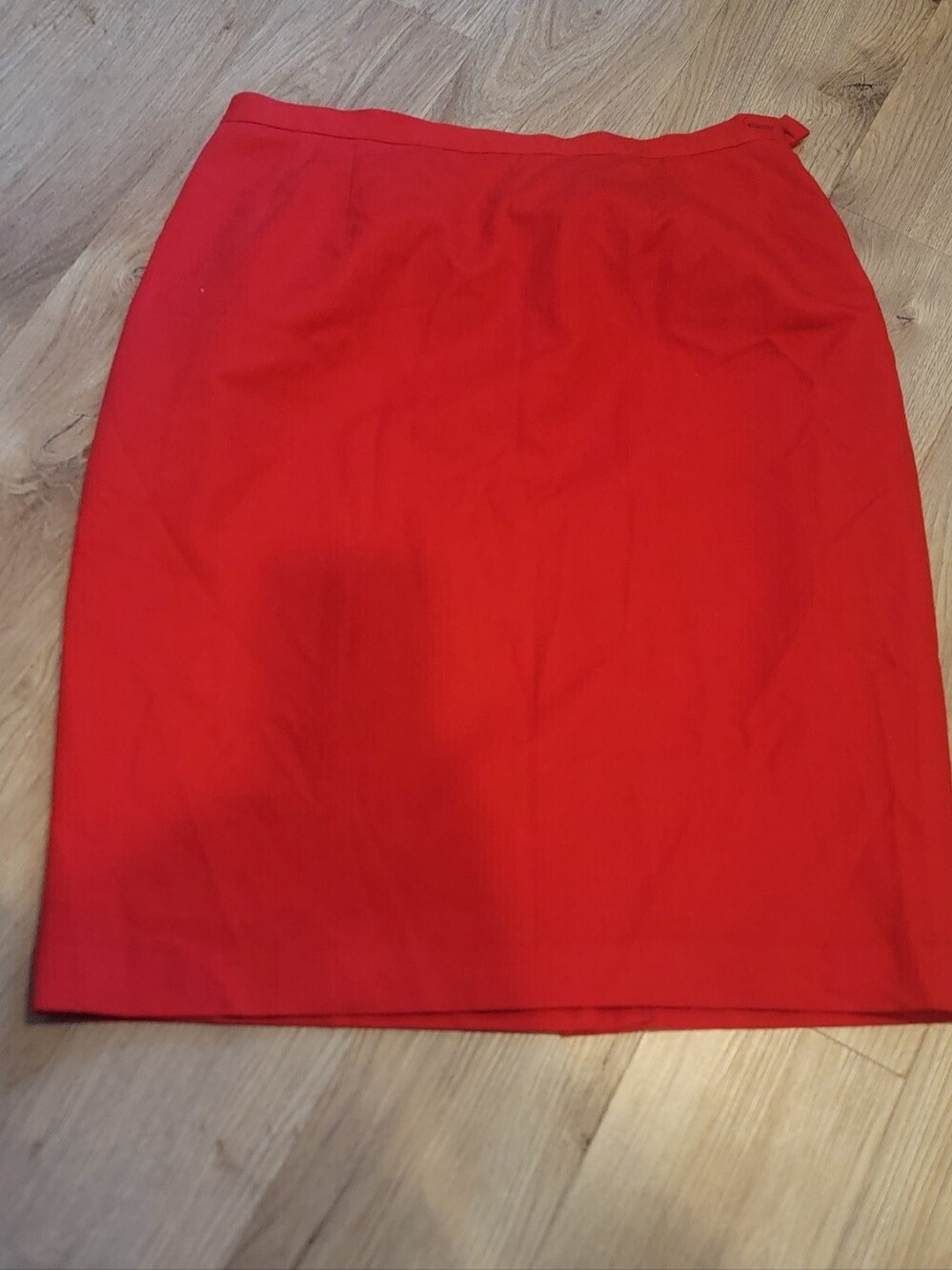 Classic Red Women's Pencil Skirt 80/90s Vintage 100% wool With A Silk Lining